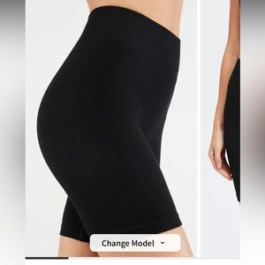 Fabletics high-waisted seamless ribbed short - size small, new with tags